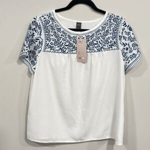 Emery Rose Women’s Shirt L Embroidered Boho Chic Peasant Top Casual